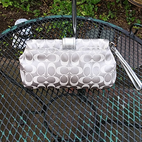 Coach Vintage clutch - Picture 2 of 8